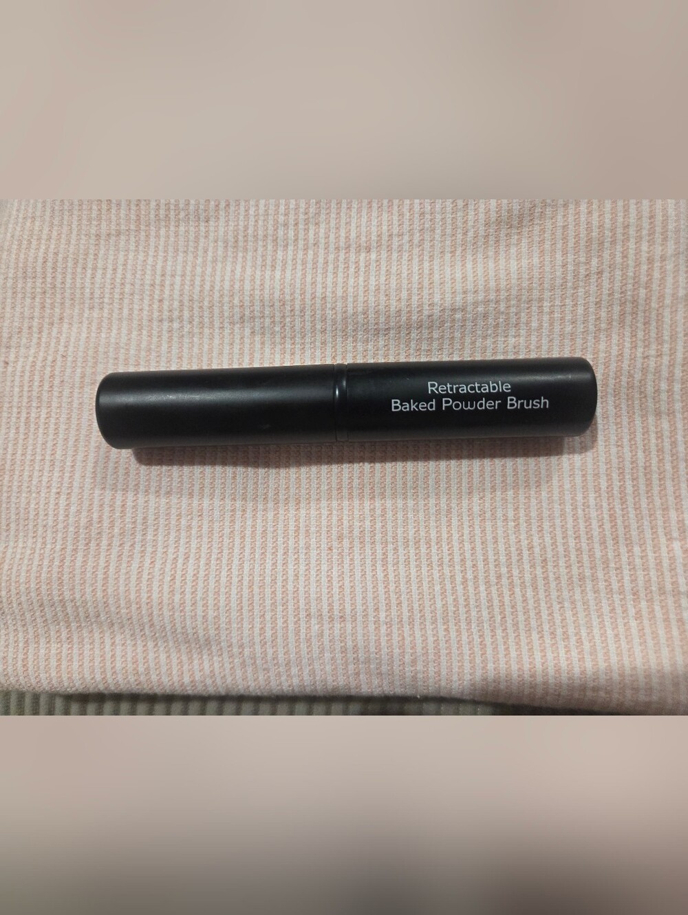 Laura Geller Retractable Baked Powder Brush - Picture 3 of 3